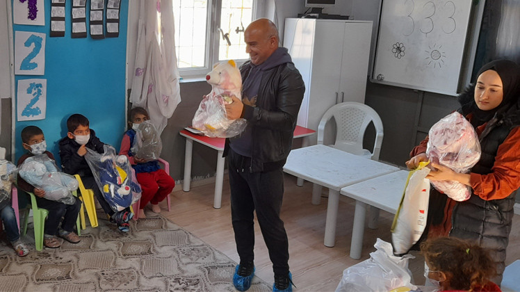 Öğretmenden öğrencilere ’24 Kasım’ sürprizi Öğretmenden öğrencilere ’24 Kasım’ sürprizi