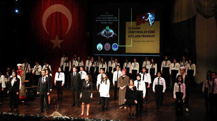 ÖĞRETMENLERE TİYATRO GÖSTERİSİ ÖĞRETMENLERE TİYATRO GÖSTERİSİ