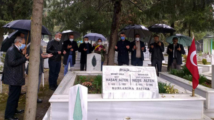 Neşe öğretmen mezarı başında anıldı Neşe öğretmen mezarı başında anıldı