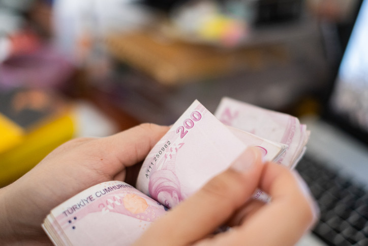 Asgari ücret zammı ne zaman belli olur Asgari ücret 2022 ne kadar olacak Tespit Komisyonu toplandı