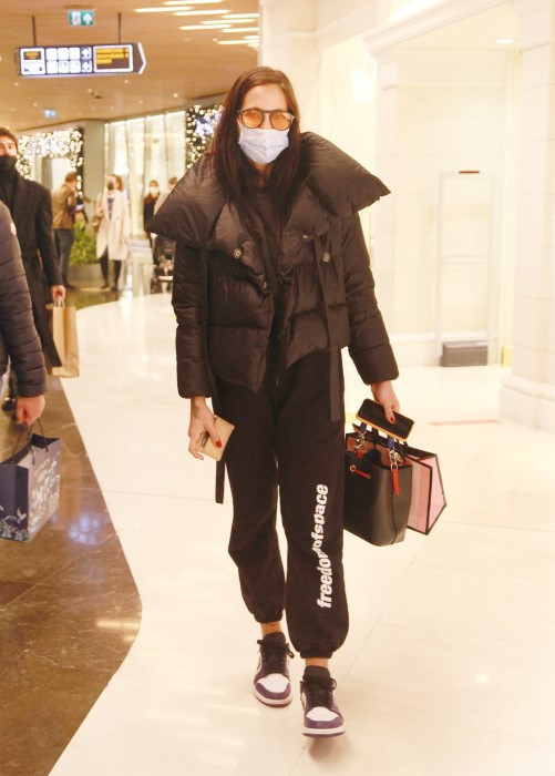 Tek başına alışverişte