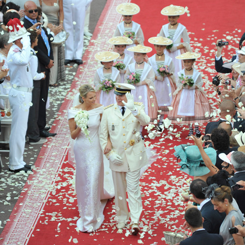 Prens Albert ve Prenses Charlenein düğünü: O öpücük çok konuşuldu