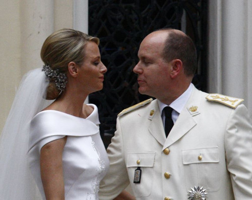 Prens Albert ve Prenses Charlenein düğünü: O öpücük çok konuşuldu