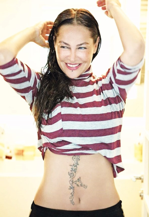 ‘Açelya Devrim Yılhanın bilinmeyenleri... Kilolusun’  deyip konservatuvara almadılar