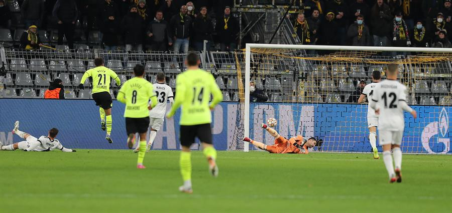 Son Dakika: Borussia Dortmund - Beşiktaş maçı sonrası fatura onlara kesildi Neden ilk 11de başladılar, emeği geçenler bir bir gitsin...