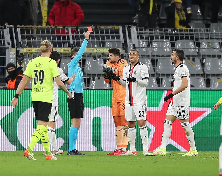 Son Dakika: Borussia Dortmund - Beşiktaş maçı sonrası fatura onlara kesildi Neden ilk 11de başladılar, emeği geçenler bir bir gitsin...