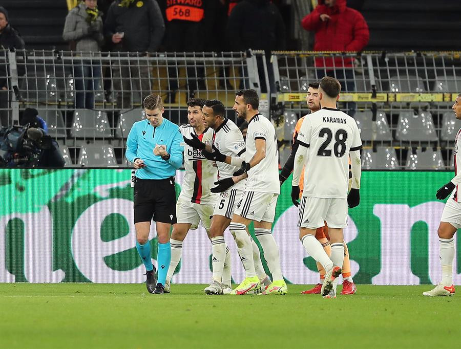 Son Dakika: Borussia Dortmund - Beşiktaş maçı sonrası fatura onlara kesildi Neden ilk 11de başladılar, emeği geçenler bir bir gitsin...