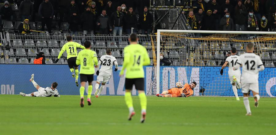 Son Dakika: Borussia Dortmund - Beşiktaş maçı sonrası fatura onlara kesildi Neden ilk 11de başladılar, emeği geçenler bir bir gitsin...