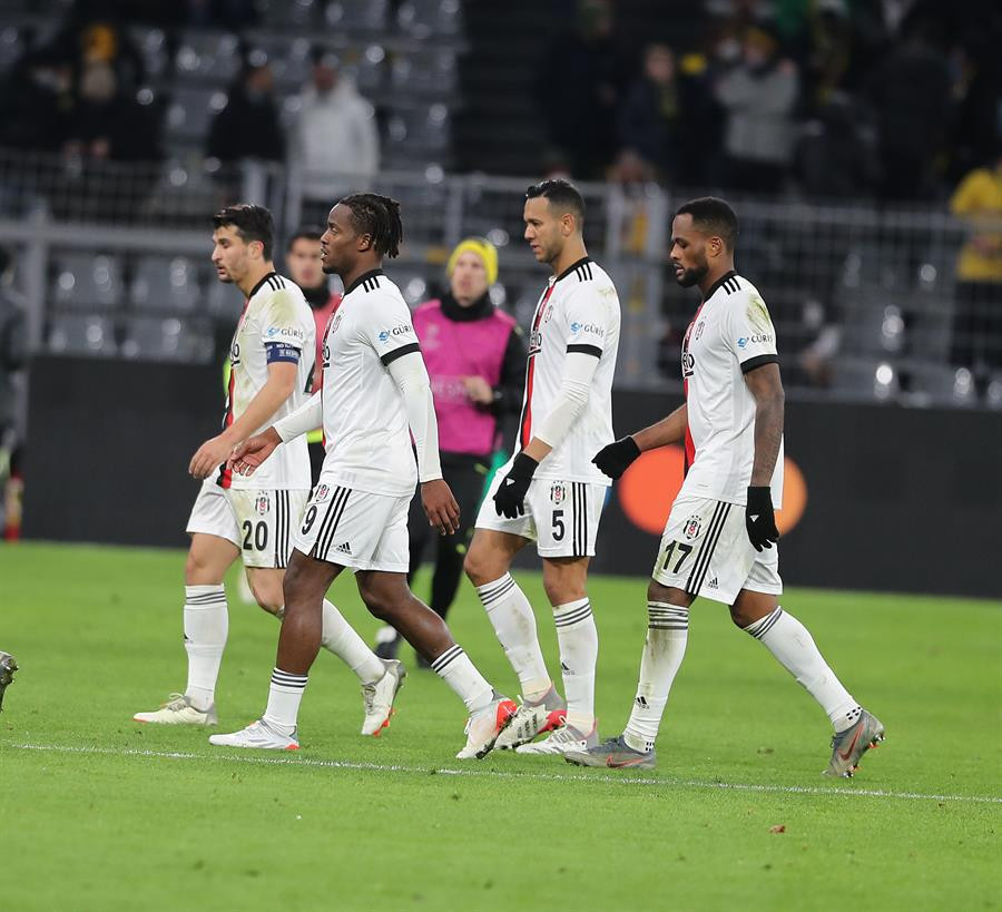 Son Dakika: Borussia Dortmund - Beşiktaş maçı sonrası fatura onlara kesildi Neden ilk 11de başladılar, emeği geçenler bir bir gitsin...