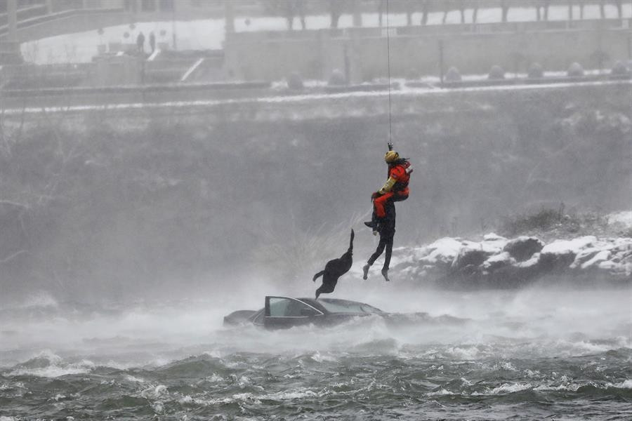 Her anı böyle görüntülendi... Nefes kesen kurtarma operasyonu dünya gündeminde