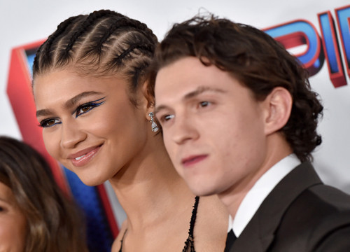 ARALARINDA BOY FARKI OLAN ÜNLÜLER