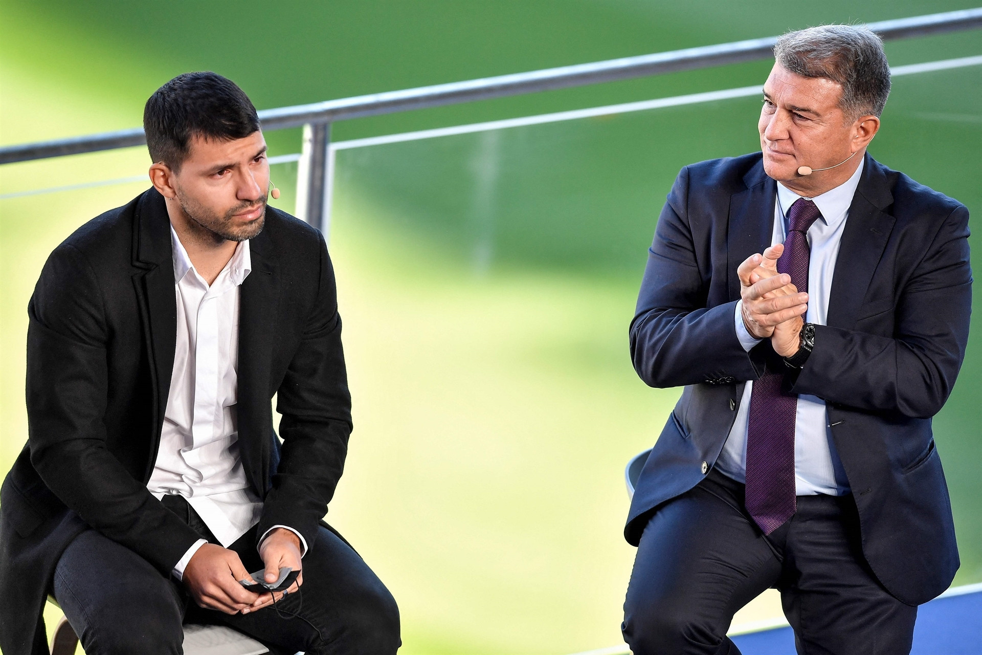 Son Dakika: Sergio Agüero futbolu bıraktı Basın toplantısında kare kare duygusal anlar...