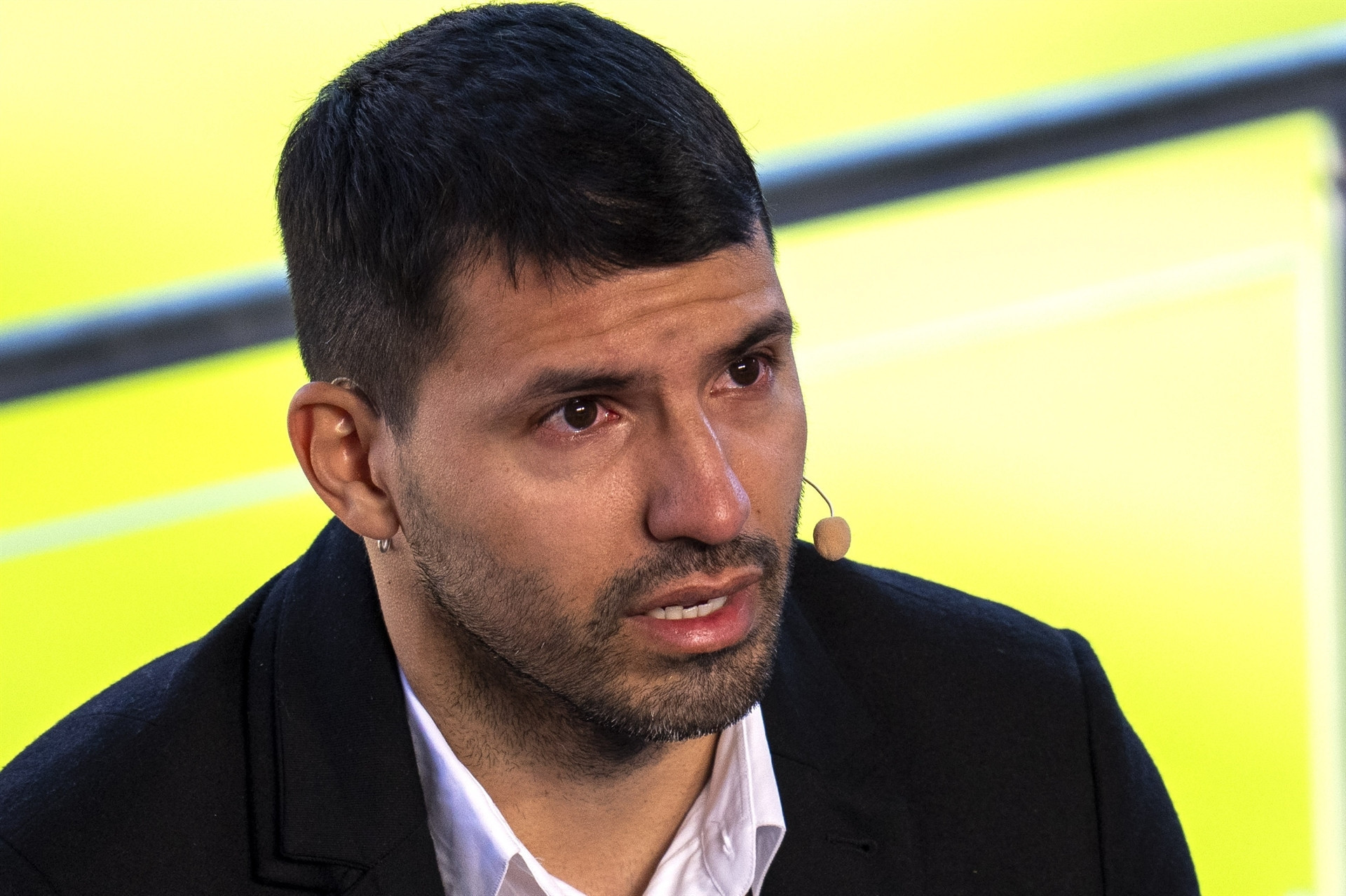 Son Dakika: Sergio Agüero futbolu bıraktı Basın toplantısında kare kare duygusal anlar...