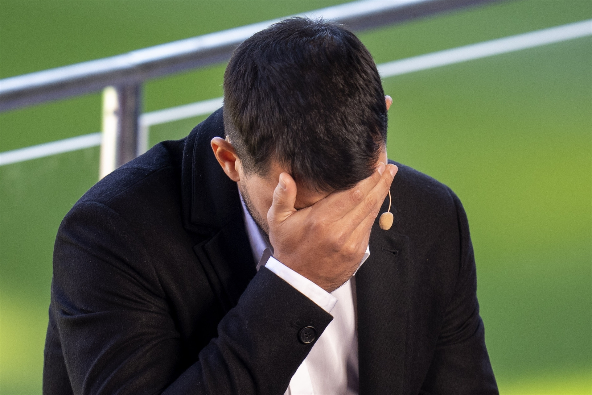 Son Dakika: Sergio Agüero futbolu bıraktı Basın toplantısında kare kare duygusal anlar...