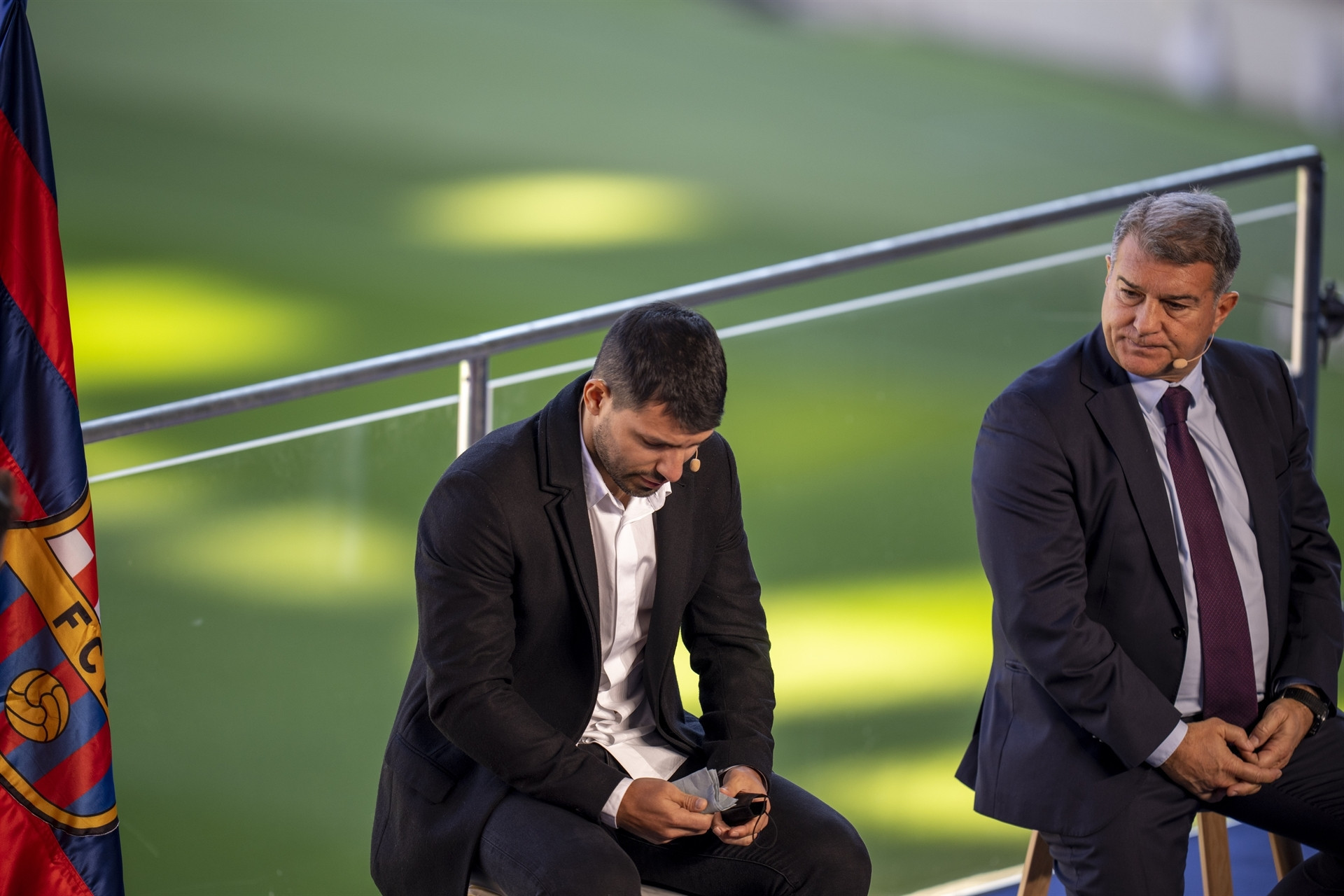 Son Dakika: Sergio Agüero futbolu bıraktı Basın toplantısında kare kare duygusal anlar...