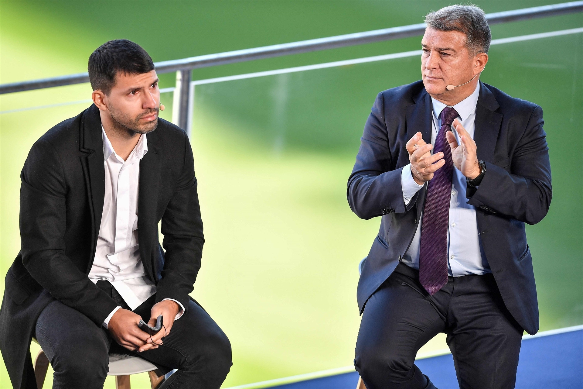 Son Dakika: Sergio Agüero futbolu bıraktı Basın toplantısında kare kare duygusal anlar...