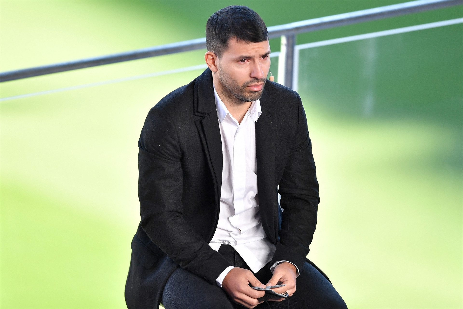 Son Dakika: Sergio Agüero futbolu bıraktı Basın toplantısında kare kare duygusal anlar...