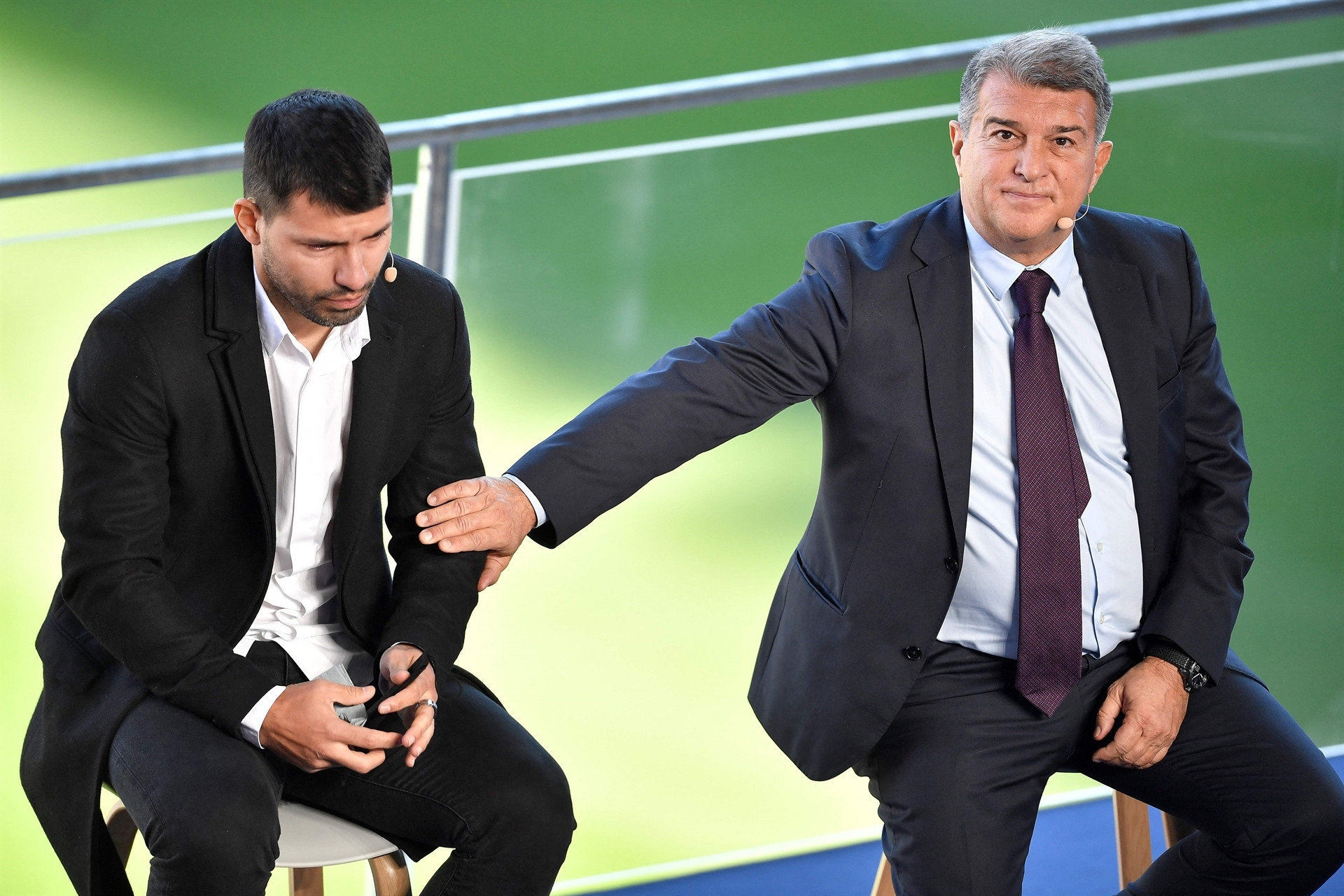Son Dakika: Sergio Agüero futbolu bıraktı Basın toplantısında kare kare duygusal anlar...
