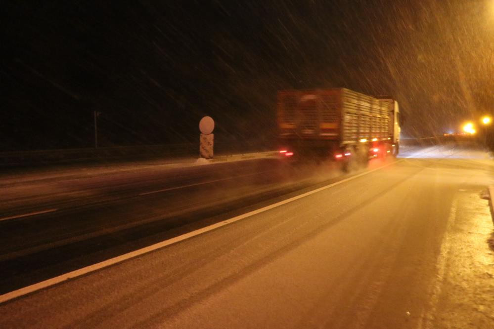 Son dakika: İstanbulda kar yağışı için gün belli oldu Peş peşe uyarılar: İlk kar düştü, Marmara beyaza büründü