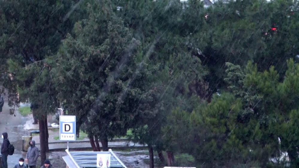 Son dakika: İstanbulda kar yağışı için gün belli oldu Peş peşe uyarılar: İlk kar düştü, Marmara beyaza büründü