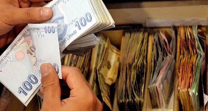 Milyonların beklediği haber... Emekli maaşında konuşulan iki seçenek