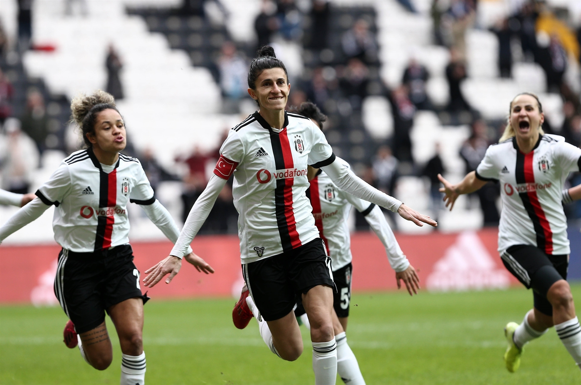 Beşiktaş Vodafone - Fenerbahçe maçından fotoğraflar