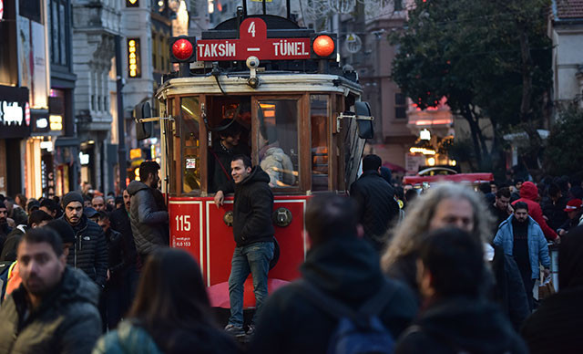 31 Aralık yarım gün mü, tatil mi Yılbaşı tatili kaç gün İşte 2022 yılbaşı tatili tarihi