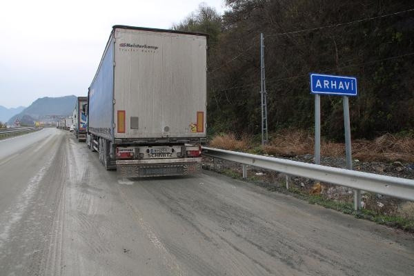Sarp Sınır Kapısında 29 kilometrelik TIR kuyruğu