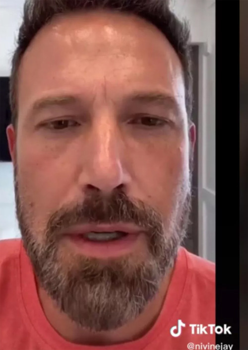 SOSYAL MEDYADA AŞK ARIYOR SOSYAL MEDYADA AŞK ARIYOR