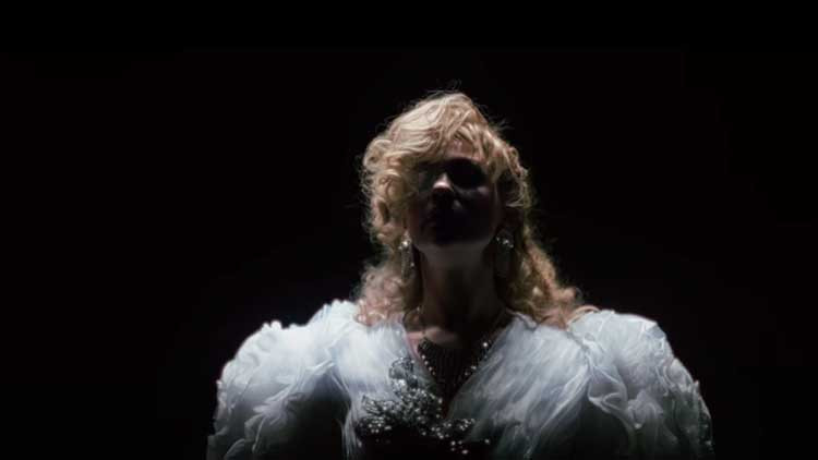 FARAH ZEYNEP ABDULLAH FİLMLERİ