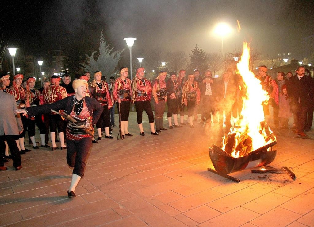TÖRENLER BİR GÜN ÖNCE BAŞLADI