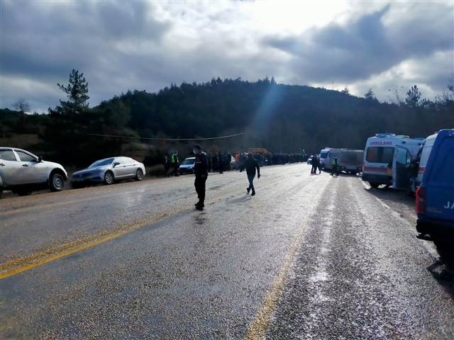 Göreve giden itfaiye aracı devrildi: 4 personel yaşamını yitirdi