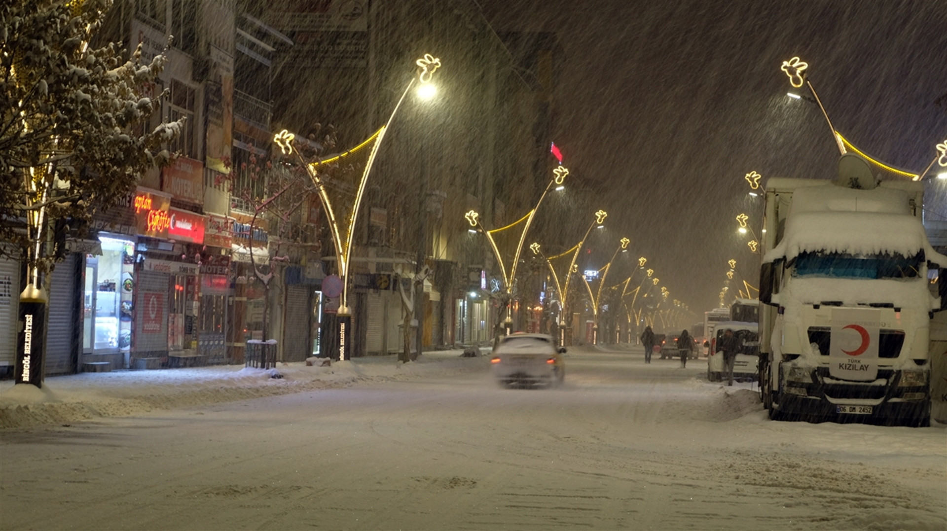 Gaziantepte yoğun kar yağışı Trafik durdu