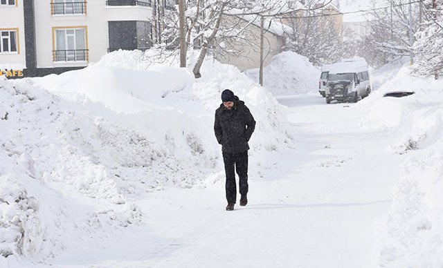 HANGİ ÜNİVERSİTELER TATİL