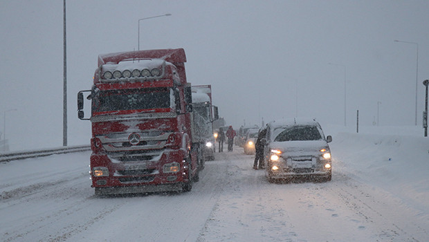 Son dakika: Hangi yollar trafiğe kapatıldı Bolu Dağında trafik açıldı mı İşte 23 Ocak trafiğe kapalı yollarda son durum sorgulama Son dakika: Hangi yollar trafiğe kapatıldı Bolu Dağında trafik açıldı mı İşte 23 Ocak trafiğe kapalı yollarda son durum sorgulama