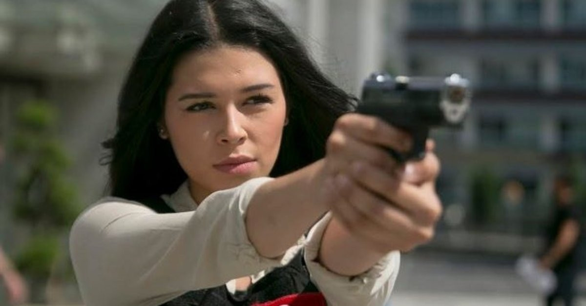 ELA YÖRÜKLÜ KİMDİR