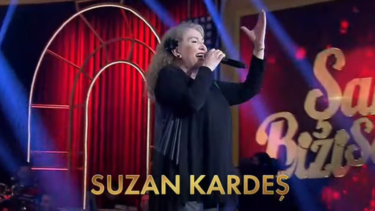 Suzan Kardeş kimdir, nereli, kaç yaşında Suzan Kardeş Şarkılar Bizi Söylere konuk oluyor Suzan Kardeş kimdir, nereli, kaç yaşında Suzan Kardeş Şarkılar Bizi Söylere konuk oluyor
