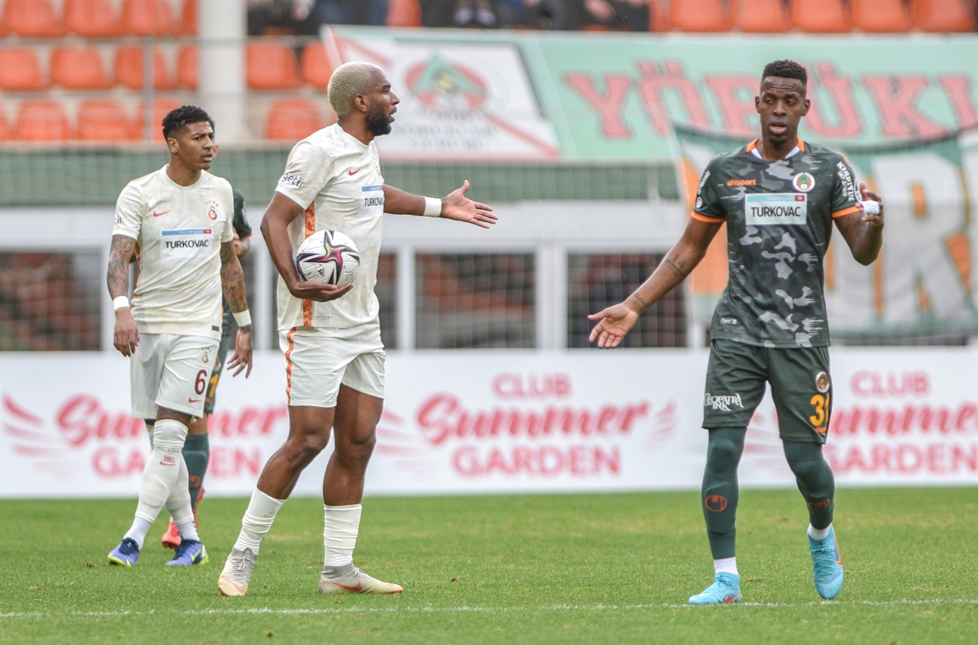Alanyaspor - Galatasaray maçından öne çıkan fotoğraflar