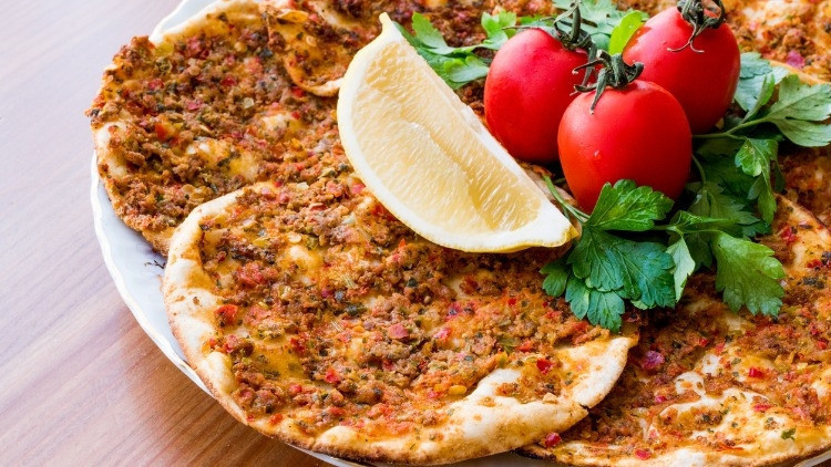 Ev yapımı lahmacun tarifi