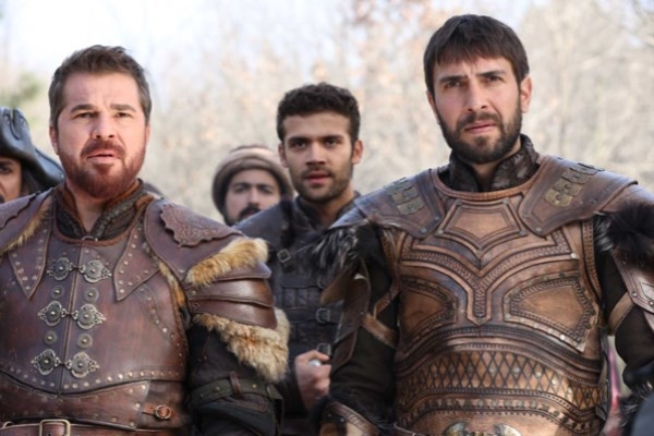 CANER TOPÇU KİMDİR