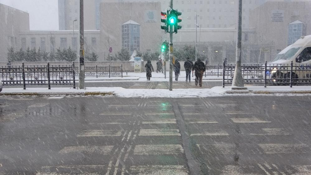 İstanbulda kar yağışı başladı