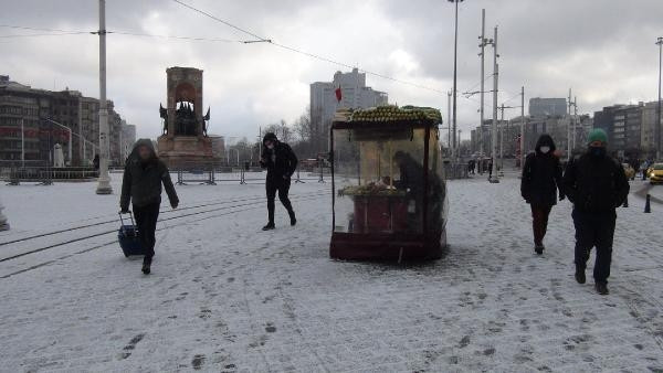 İstanbulda kar yağışı başladı