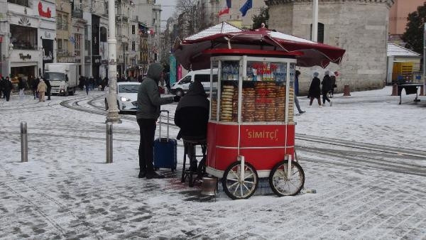 İstanbulda kar yağışı başladı