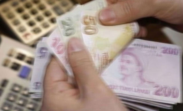 Emekli bayram ikramiyesi ne kadar, ne zaman verilecek Gözler emekli bayram ikramiyesi açıklamalarında