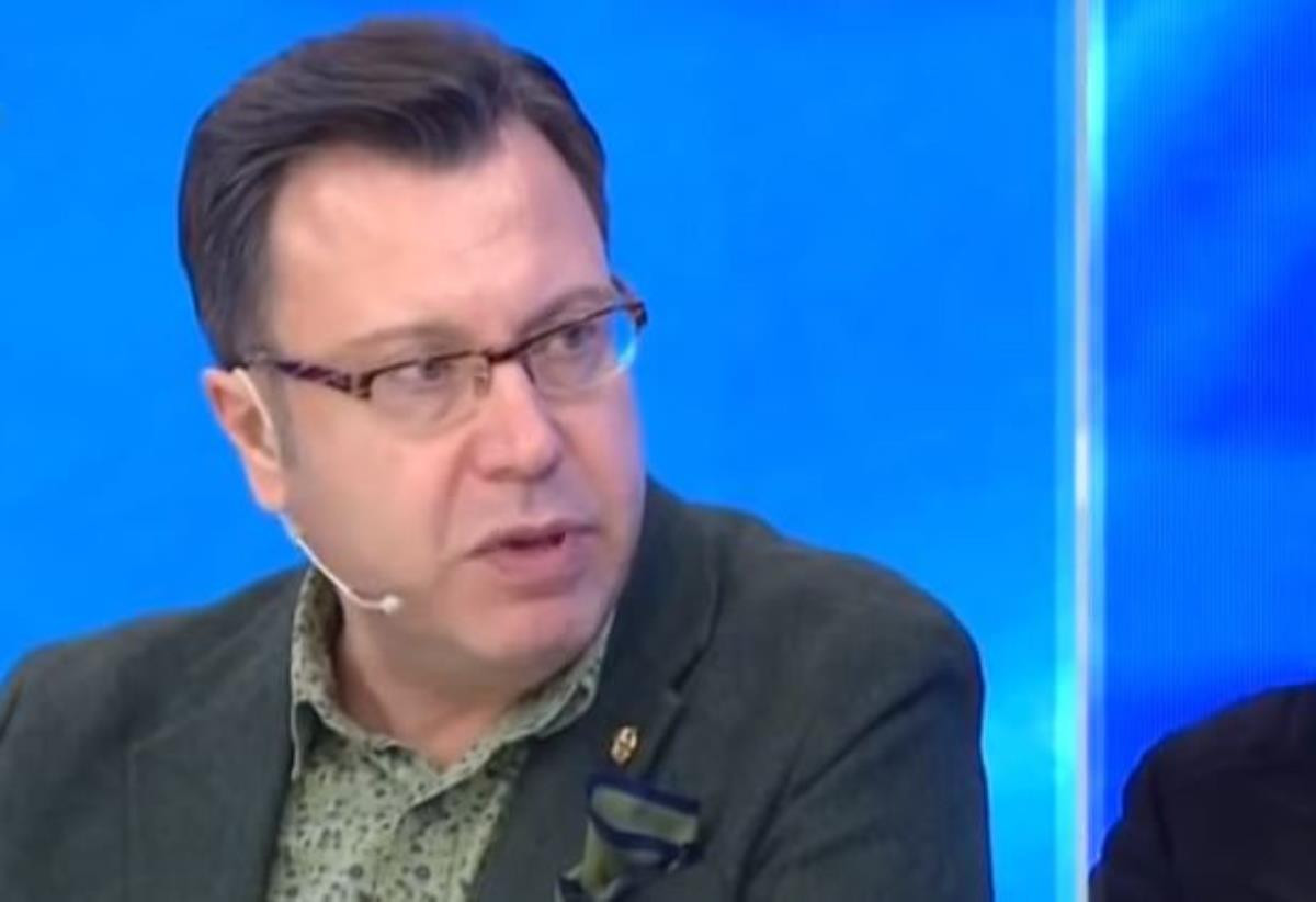 Prof. Dr Arif Verimli aylar sonra Müge Anlıdan ayrılışının nedenini açıkladı: Şevki Sözen alanıma giriyordu Prof. Dr Arif Verimli aylar sonra Müge Anlıdan ayrılışının nedenini açıkladı: Şevki Sözen alanıma giriyordu