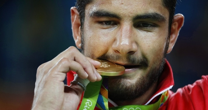 Taha Akgül kimdir, nereli, kaç yaşında Avrupa şampiyonu olan milli güreşçi Taha Akgülün hayatı