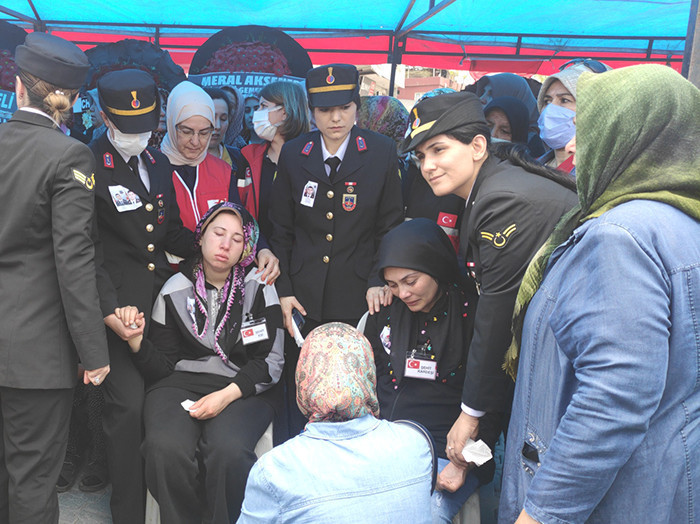 Şehit Uzman Çavuş Yusuf Avan, son yolculuğuna uğurlandı.