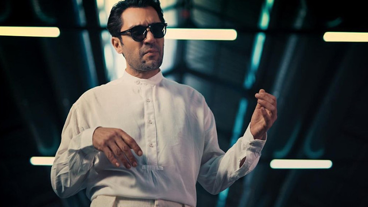 YAŞAR İPEK KİMDİR