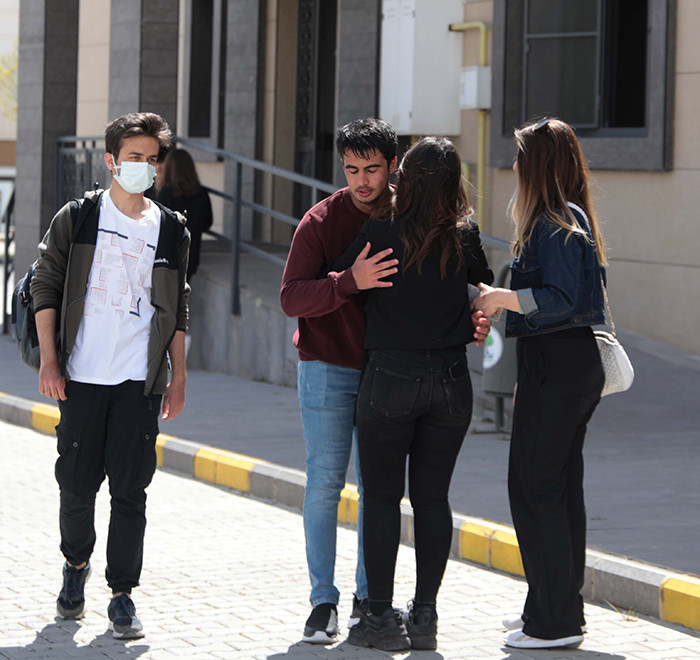 Ezgi Alya Yiğitin ablası ve arkadaşları gözyaşlarına boğuldu