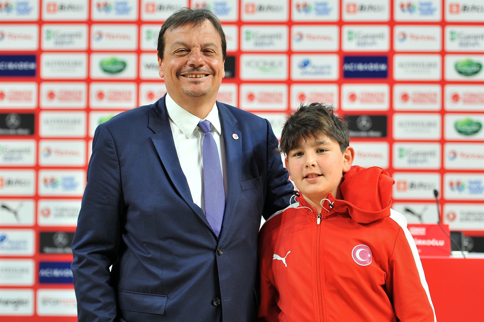 Ergin Atamanin imza töreninden fotoğraflar